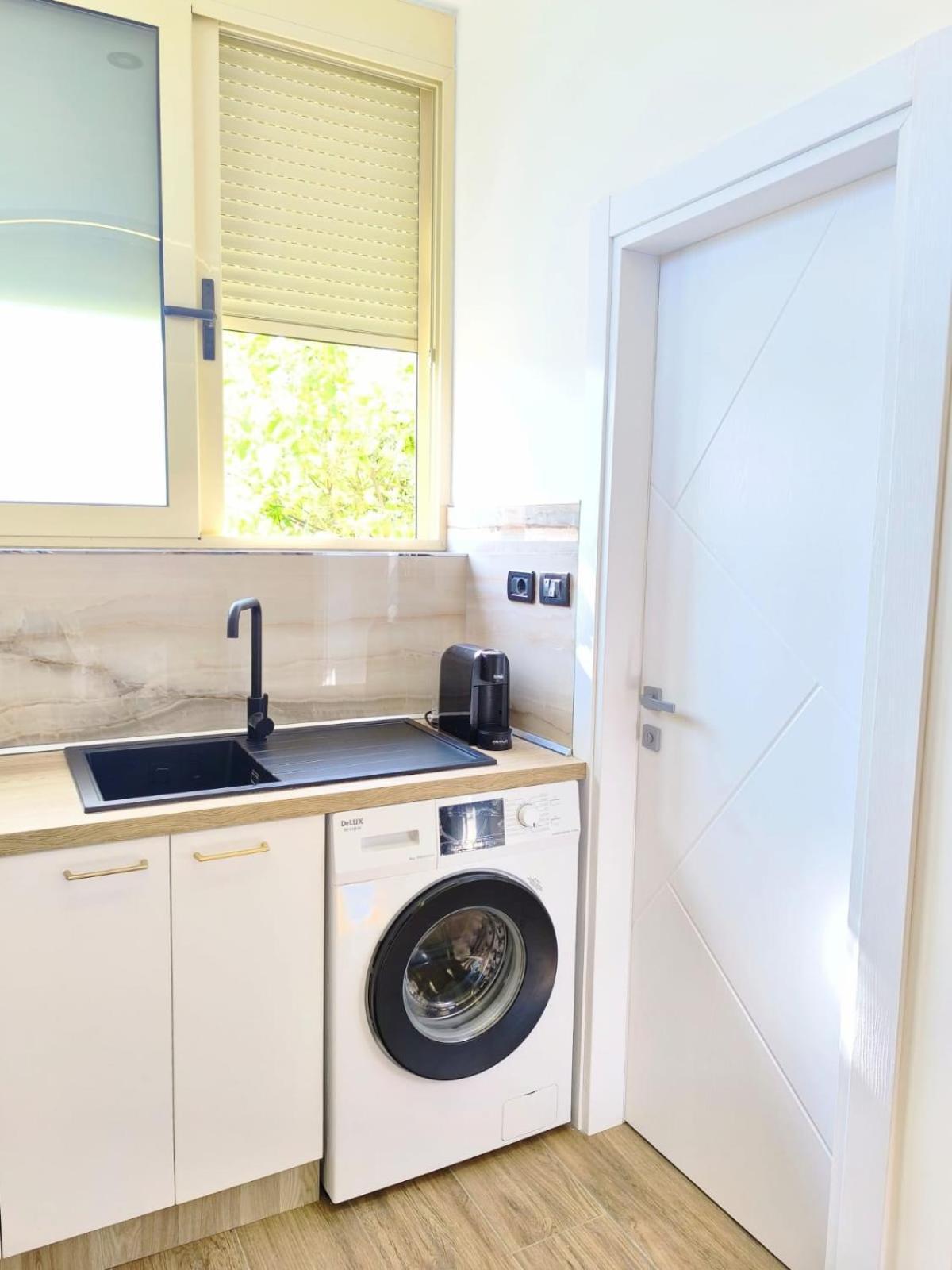 New Close To Sea And Downtown Vlorë